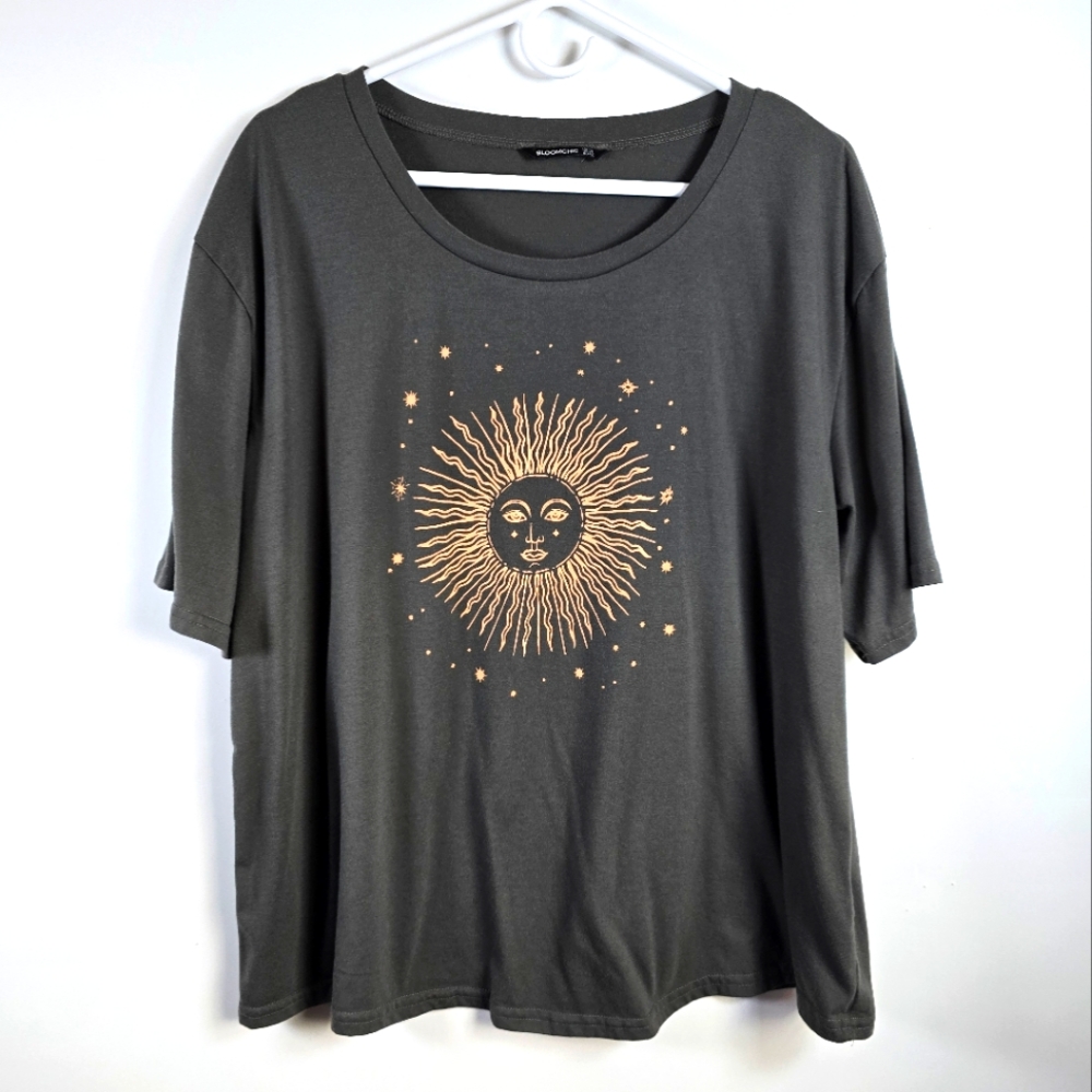 BloomChic Sun Graphic Tee - Short Sleeve